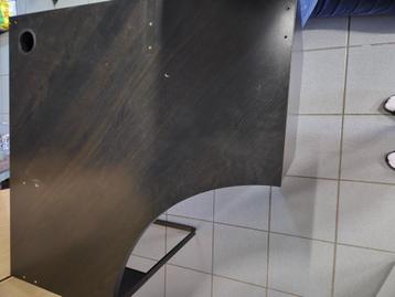 Compacte hoekbureau beschikbaar voor biedingen