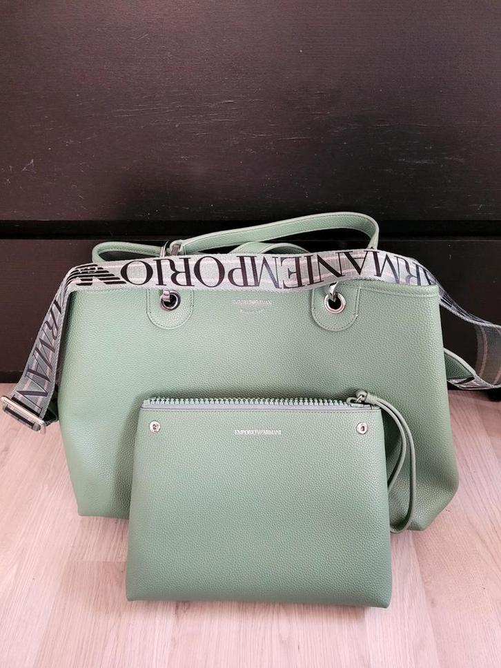 Emporio Armani handtas in pastelgroen, Handtassen en Accessoires, Tassen | Damestassen, Zo goed als nieuw, Handtas, Ophalen of Verzenden