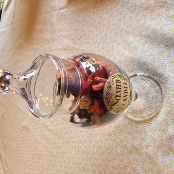 Glas. Met deksel. beschikbaar voor biedingen