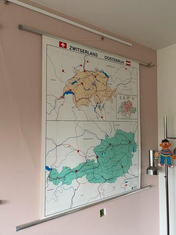 Oude schoolkaart Zwitserland Oostenrijk beschikbaar voor biedingen
