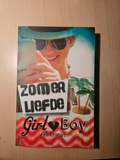 Ali Cronin - Zomerliefde, Boeken, Kinderboeken | Jeugd | 13 jaar en ouder, Zo goed als nieuw, Ophalen