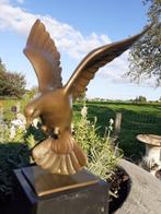 SCHITTEREND DIER IN BRONS GESIGNEERD (de vlucht van de duif), Antiek en Kunst, Ophalen of Verzenden, Brons