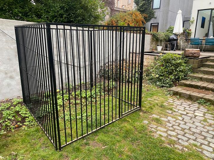 Hondenren 2 x 2 m met deur - 8 cm spijl ZWART, Dieren en Toebehoren, Hondenhokken, Zo goed als nieuw, Hondenkennel, 100 cm of meer