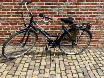 Damesfiets beschikbaar voor biedingen