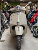 Vespa Gts 300 E5 2023 classica beige, Fietsen en Brommers