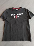 Mooi leuk T-shirt JBC (maat 140) birthday boy met muziekje, Enfants & Bébés, Chemise ou À manches longues, Utilisé, Garçon, Enlèvement ou Envoi