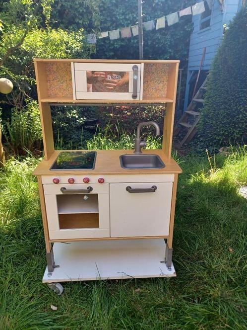 Houten Speelkeuken op wieltjes, Kinderen en Baby's, Speelgoed | Speelkeukens, Gebruikt, Speelkeuken, Hout, Ophalen