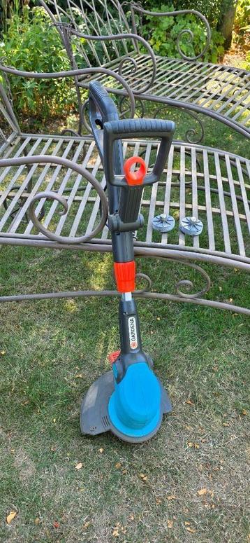 Grastrimmer / kantmaaier met 2 extra spoelen - Gardena beschikbaar voor biedingen