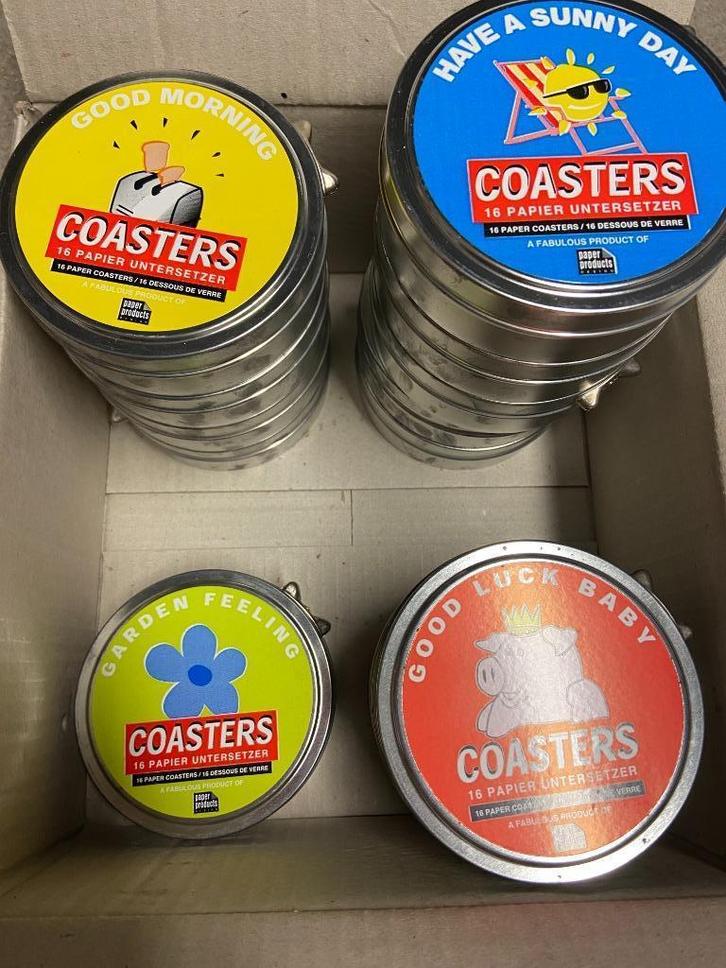 Lot de 16 boîtes de sous-verres en carton, Antiek en Kunst, Curiosa en Brocante, Ophalen of Verzenden