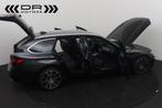 BMW 518 dA TOURING - LED - NAVI - LEDER - APPLE CARPLAY/AN, Auto's, BMW, 4 cilinders, Zwart, 5 deurs, Te koop