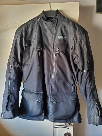 Veste taille L style gore tex. Marque GMS. toutes saisons 