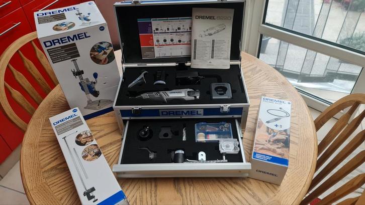 Dremel 8220 + toebehoren, Hobby en Vrije tijd, Modelbouw | Radiografisch | Overige, Nieuw, Ophalen