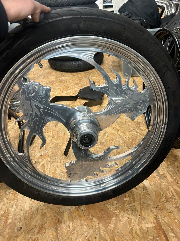 Zeer mooie alu velg skull, Motoren, Onderdelen | Harley-Davidson, Ophalen of Verzenden