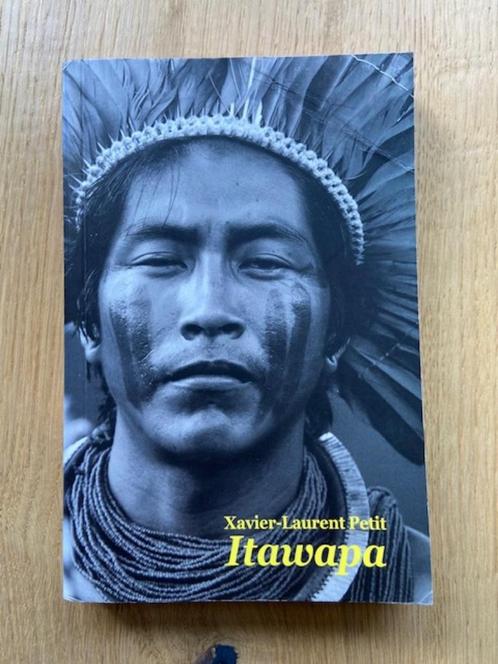 Livre "Itawapa" Xavier-Laurent Petit, Boeken, Kinderboeken | Jeugd | 13 jaar en ouder, Gelezen, Ophalen of Verzenden