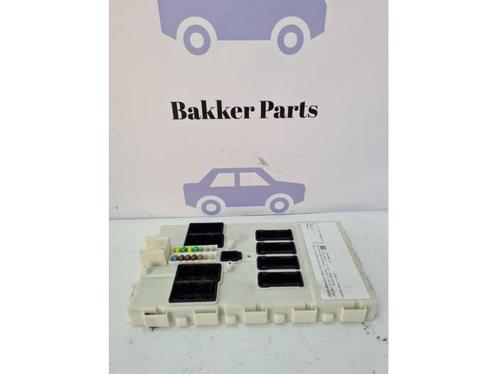 Zekeringkast van een BMW 1-Serie, Auto-onderdelen, Elektronica en Kabels, BMW, Gebruikt, 3 maanden garantie