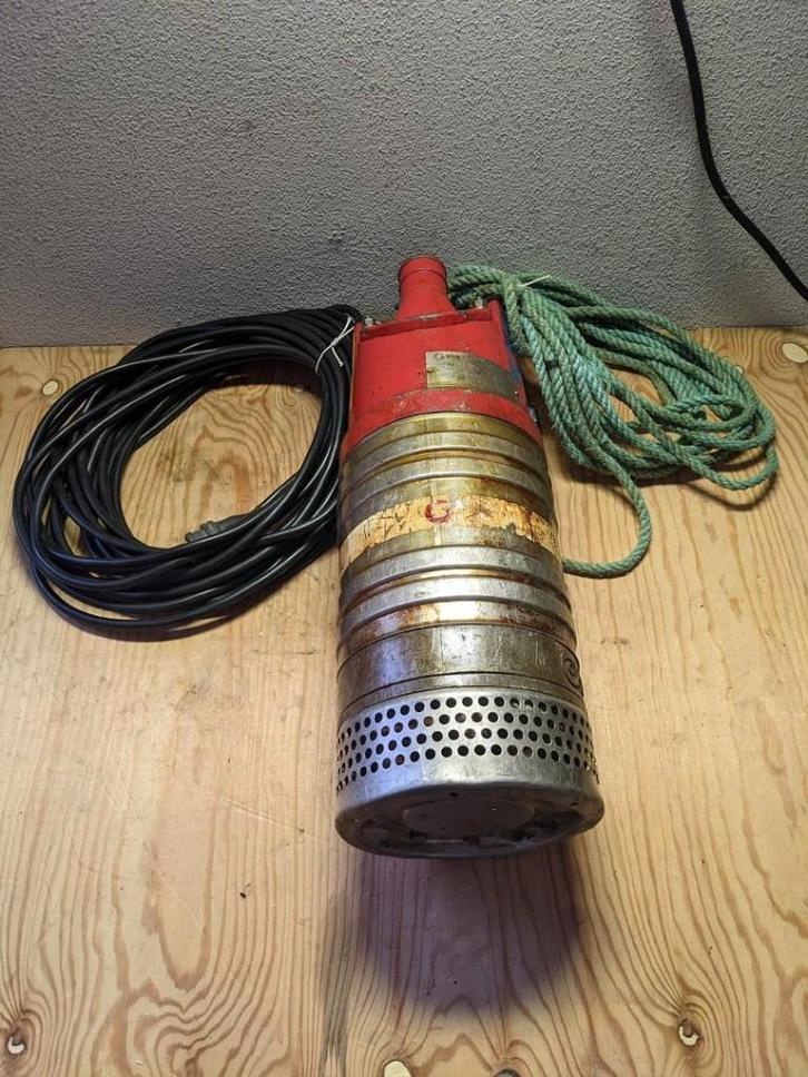 Vuilwaterpomp verhuur – dompelpomp groot debiet "Gaston", Doe-het-zelf en Bouw, Gereedschap | Overige machines, Zo goed als nieuw
