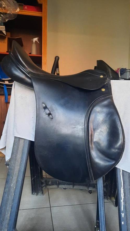 g passier sohn hannover saddle 17,5 inch, Dieren en Toebehoren, Paarden en Pony's | Zadels, Gebruikt, Recreatie, Ophalen