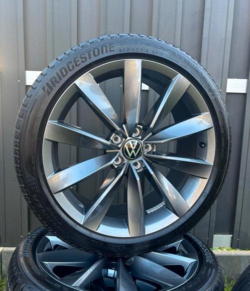 19” Volkswagen Passat / Arteon “Chennai” R-Line NIEUW OEM, Autos : Pièces & Accessoires, Pneus & Jantes, Pneus et Jantes, Pneus été