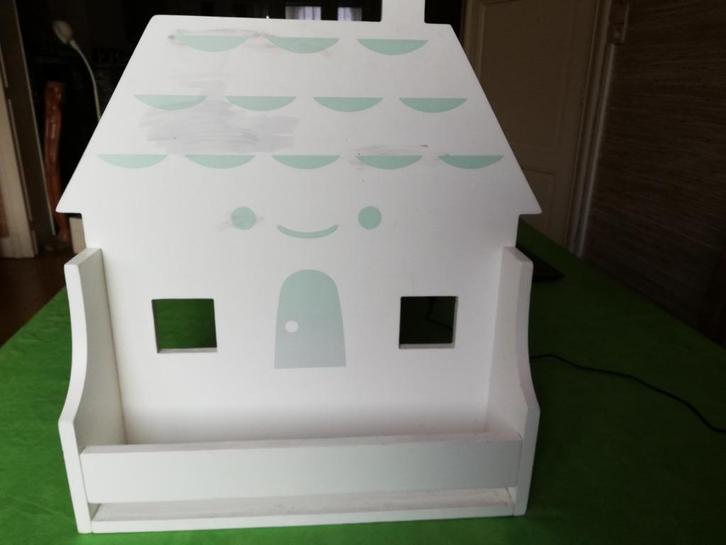 Oirgineel stevig houten wit wandrek kinderkamer met huisje, Kinderen en Baby's, Kinderkamer | Inrichting en Decoratie, Zo goed als nieuw