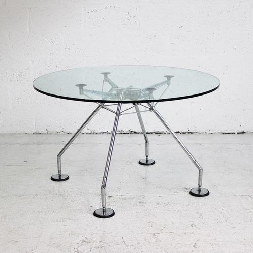 Table ronde Nomos par Norman Foster pour Tecno, Huis en Inrichting, Tafels | Eettafels, Zo goed als nieuw, Ophalen