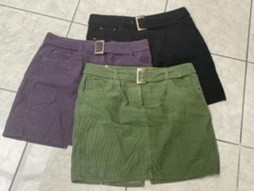 Kort zwart rokje Mt 44 - geribd fluweel - zo goed als nieuw, Kleding | Dames, Rokken, Zo goed als nieuw, Maat 42/44 (L), Zwart