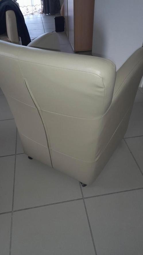 Lot de 4 fauteuils club cuir blanc casser avec roulettes, Maison & Meubles, Maison & Meubles | Autre, Utilisé
