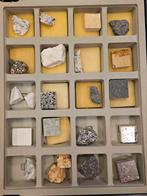 Minéraux et roches, collection de 100 sortes, Verzamelen, Mineralen en Fossielen, Ophalen