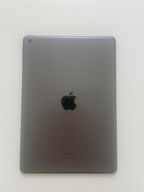 Apple iPad 8 (2020) 32GB Wi-Fi – 10,2 inch – met gratis hoes, Computers en Software, Apple iPads, Zo goed als nieuw, Apple iPad