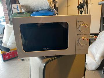 Microwaveoven beschikbaar voor biedingen