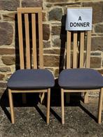 2 Chaises en bois usées a venir chercher (gratuit), Ophalen, Hout