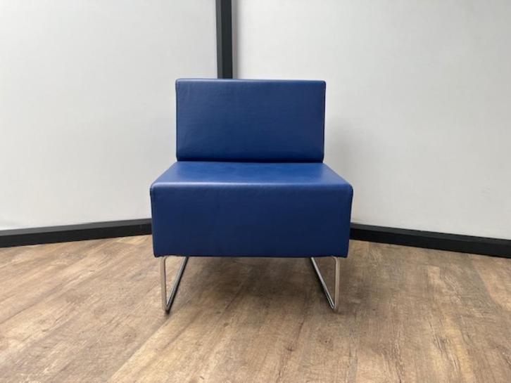 Blauw bankje Pedrali, Antiek en Kunst, Antiek | Meubels | Stoelen en Sofa's, Ophalen