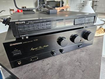 Tuner FM Philips en bon état avec connexion coaxiale