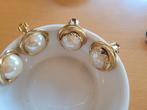 2x parel oorbellen clips, Overige materialen, Ophalen of Verzenden, Zo goed als nieuw, Knopjes of Stekers