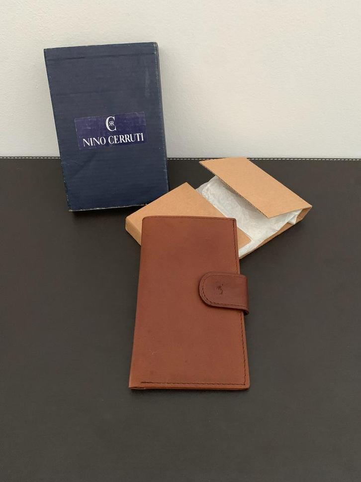 NINO CERRUTI Portemonnee (leer), Handtassen en Accessoires, Portemonnees, Ophalen of Verzenden