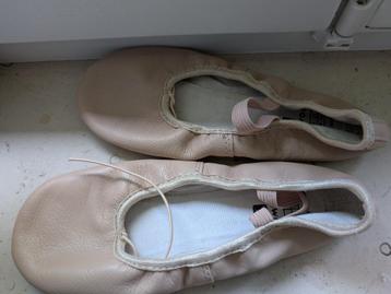 Chaussons danse t36 se decathlon a donner beschikbaar voor biedingen