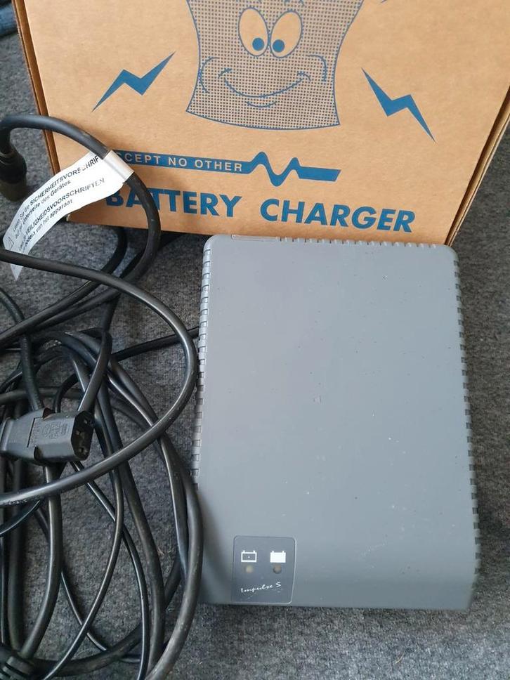 NIEUW!!! battery charger gel voor rolstoel en scootmobiel, Diversen, Rolstoelen, Zo goed als nieuw, Ophalen