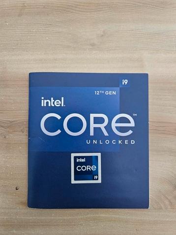 Intel Core I9 Booklet + Stickervel beschikbaar voor biedingen