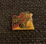 PIN - BOWLING - MISSED BY A HARE, Verzenden, Gebruikt, Sport, Speldje of Pin