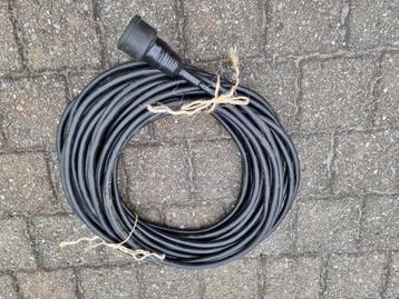 Zware werfkabel beschikbaar voor biedingen