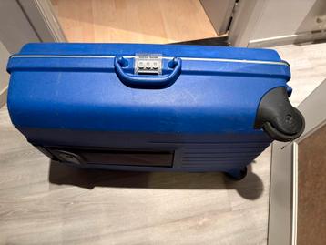 Harde reiskoffer met cijferslot American Tourister beschikbaar voor biedingen