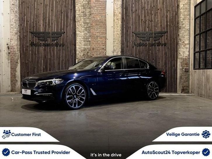 BMW 530 e*PHEV*SCHUIFDAK*WIFI*KEYLESS*LED*NAVI-PRO*, Auto's, BMW, Bedrijf, 5 Reeks, ABS, Airbags, Airconditioning, Alarm, Bluetooth