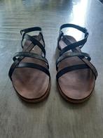 Sandalen, Enlèvement, Porté