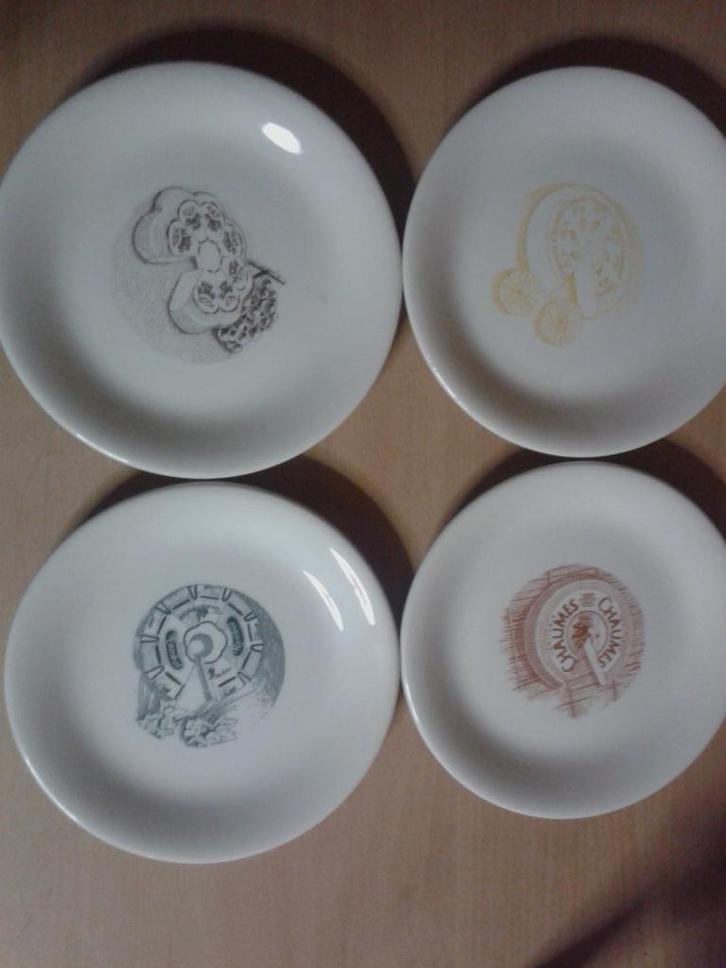 a vendre 4 assiettes a fromage, Maison & Meubles, Cuisine | Vaisselle, Enlèvement
