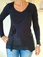 Blouse noire satinée et dentelle, Enlèvement ou Envoi, Comme neuf, Taille 36 (S)