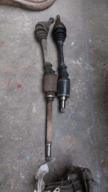 Peugeot 205 cardanassen beschikbaar voor biedingen