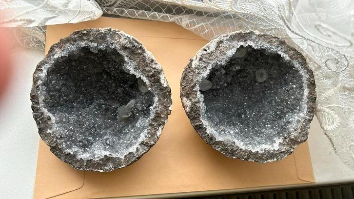 Prachtig stuk kwartsgeode, Verzamelen, Mineralen en Fossielen, Ophalen of Verzenden