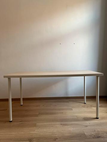 Eettafel/buerautafel beschikbaar voor biedingen
