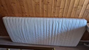 Matras eenpersoons beschikbaar voor biedingen
