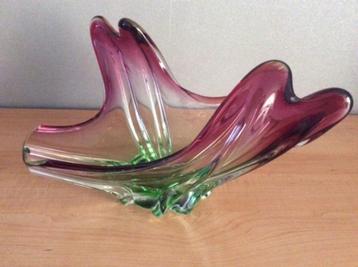 Te koop vaas in glas beschikbaar voor biedingen