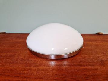 Bauhaus plafondlamp in verchroomd metaal en opaline, 1920-30 beschikbaar voor biedingen